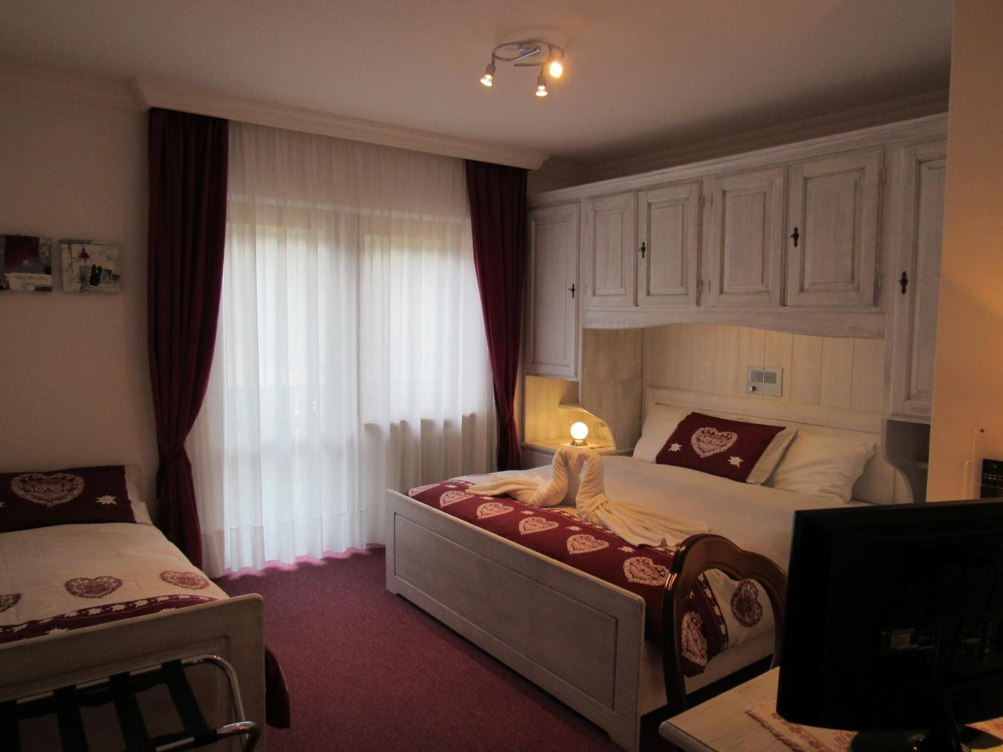 Park Hotel Arnica Фалькаде Экстерьер фото