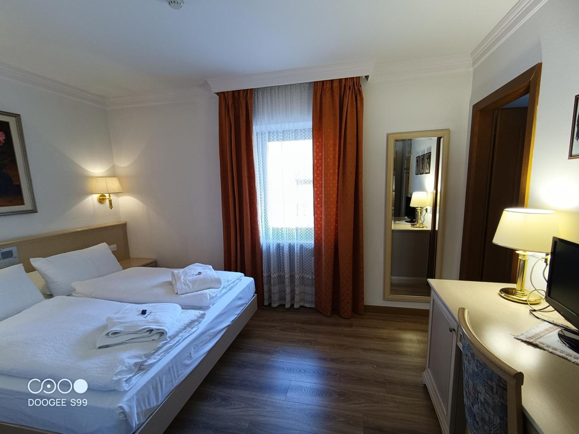Park Hotel Arnica Фалькаде Экстерьер фото