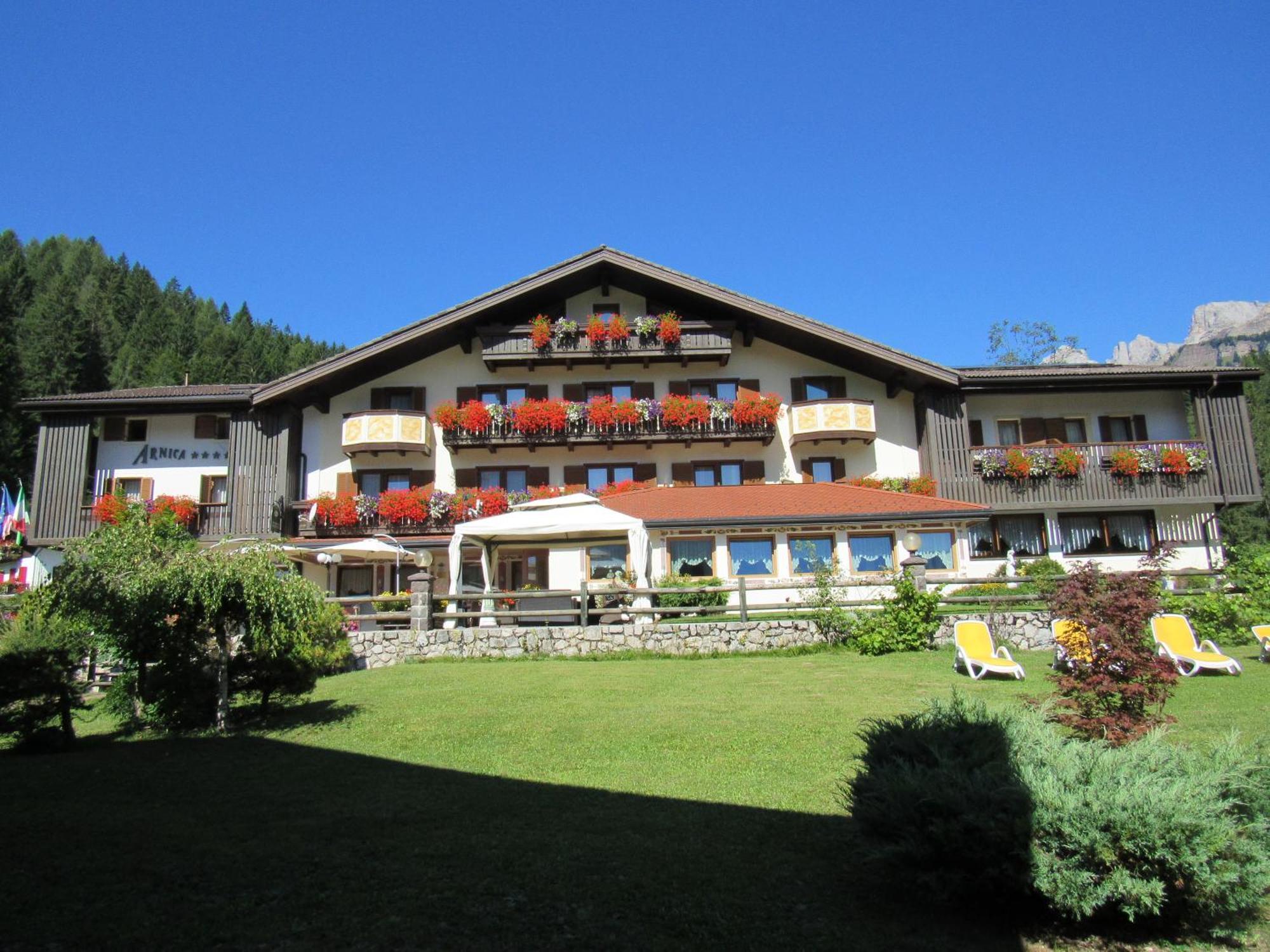 Park Hotel Arnica Фалькаде Экстерьер фото