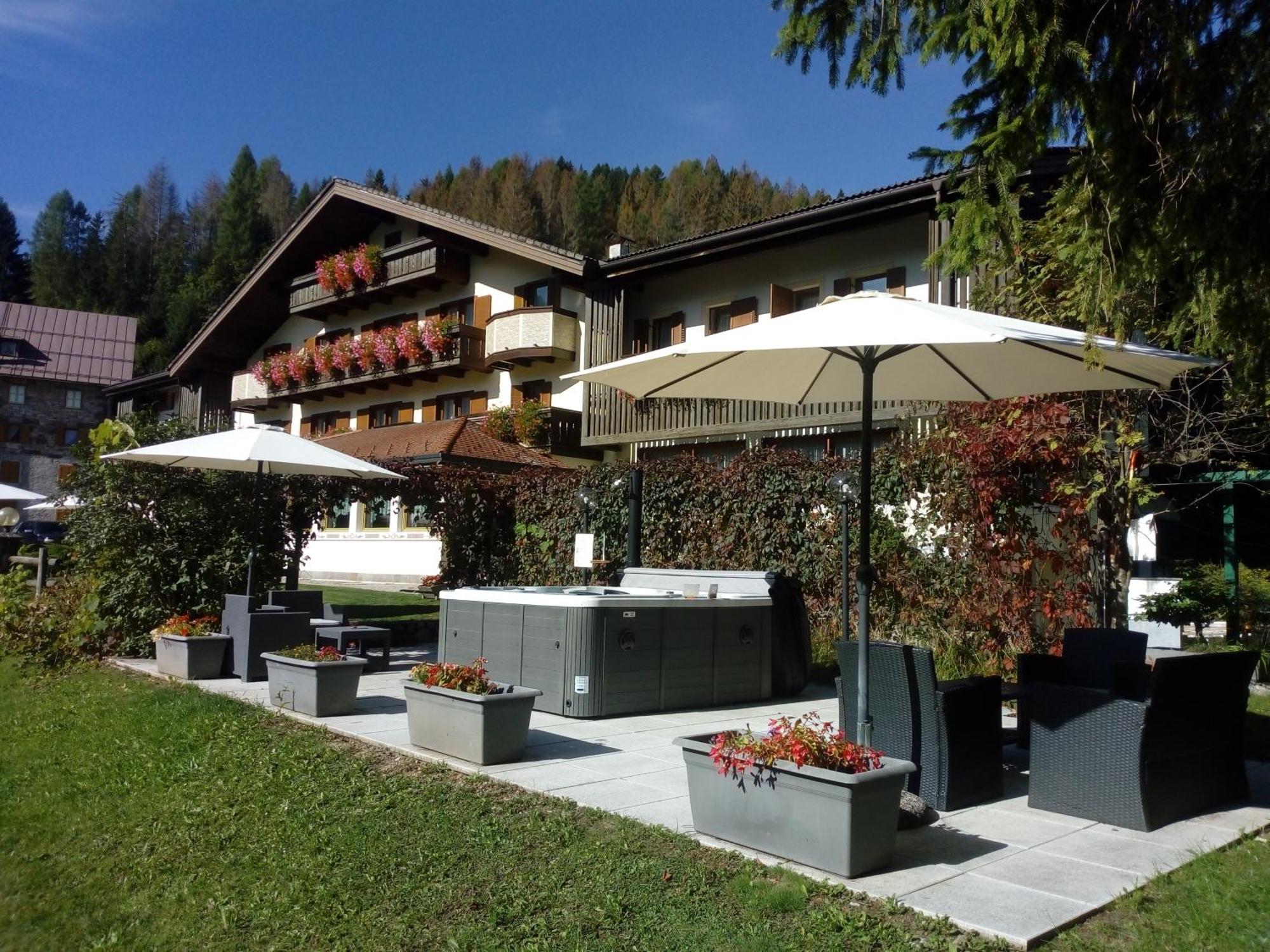 Park Hotel Arnica Фалькаде Экстерьер фото